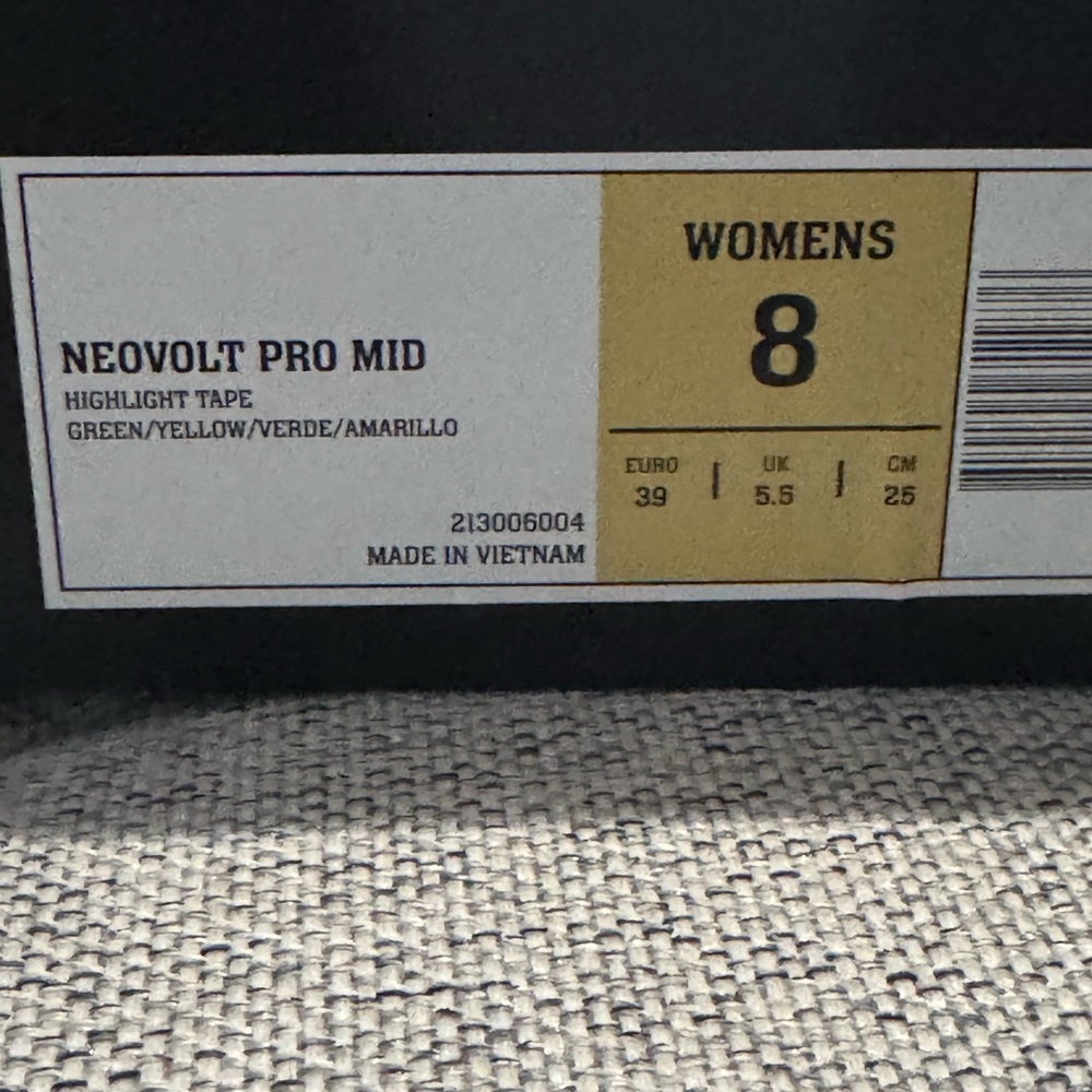 Moolah Women’s Basketball Shoes size 8 - Picture 2 of 9